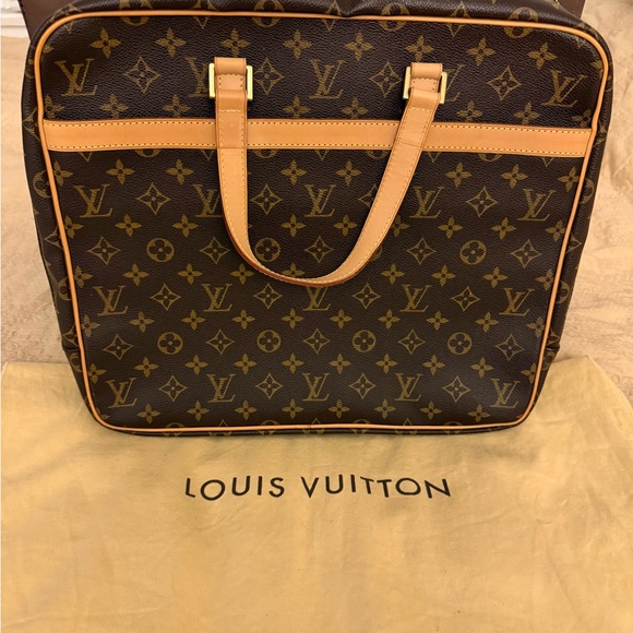 Louis Vuitton Porte Document Pegase